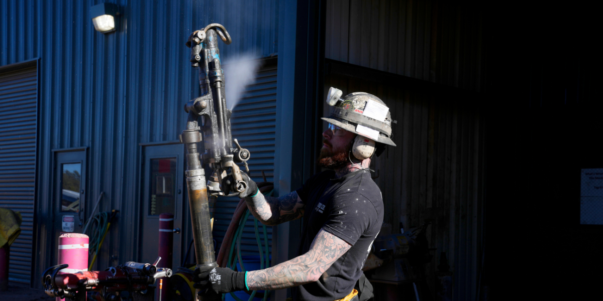 Nu väntas en amerikansk offensiv om metallerna