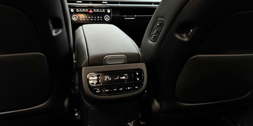 Klimatzon för baksätet så klart. (Foto: Åsa Wallenrud)