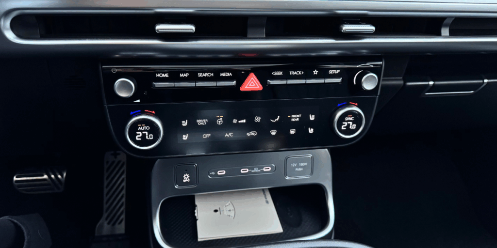 Bra fysiska knappar i kombination med riktigt bra touch-knappar. (Foto: Åsa Wallenrud)