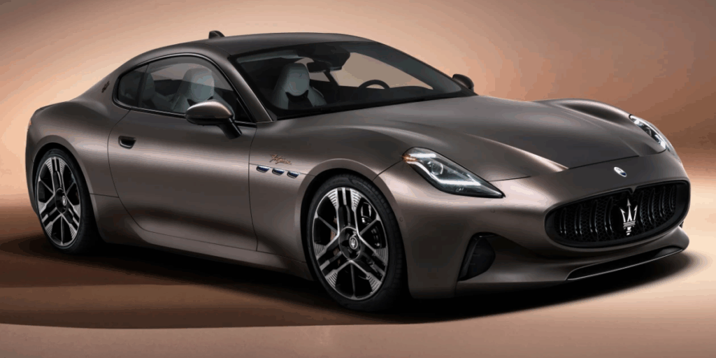 Folgore är som en bil som försöker förvalta ett arv utan att spela museum.
(Foto: Maserati)