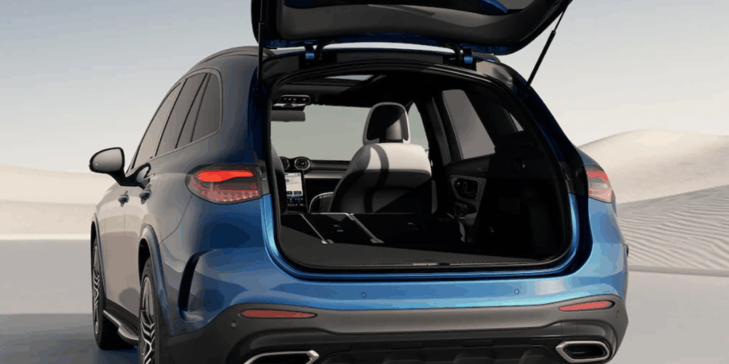 Rymligt lastutrymme för hela familjen eller allt du behöver i din tjänstebil. (Foto: Mercedes-Benz)