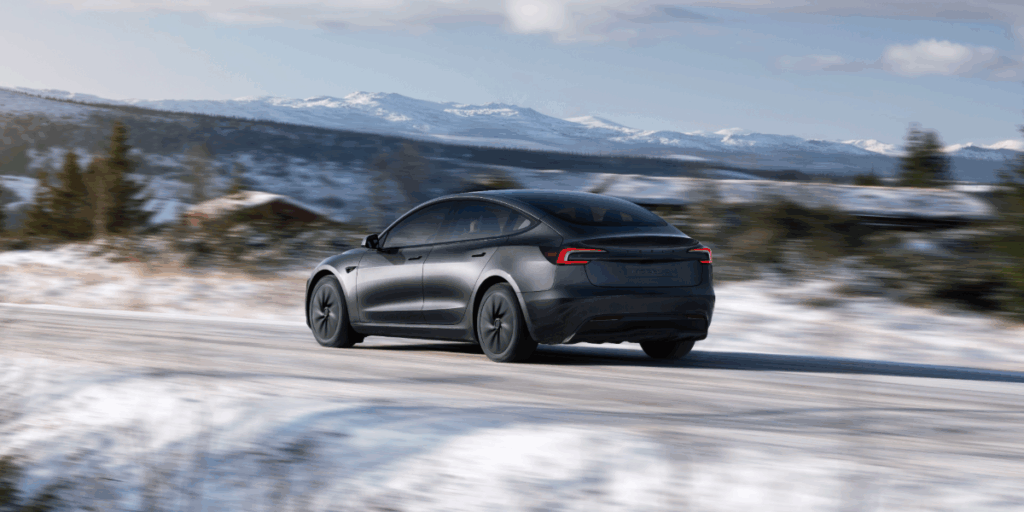 Ser snabb ut. En rimlig elbil som kan konkurrera med andra som har rimligare priser. (Foto: Tesla)