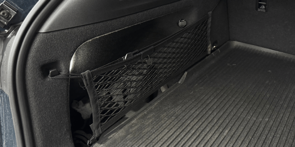 Fack på sidorna, krokar och lite annat smått och gott. (Foto: Åsa Wallenrud)