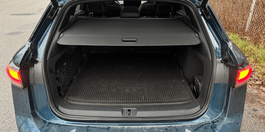 Några smarta detaljer i lastutrymmet men inget som sticker ut. (Foto: Åsa Wallenrud)