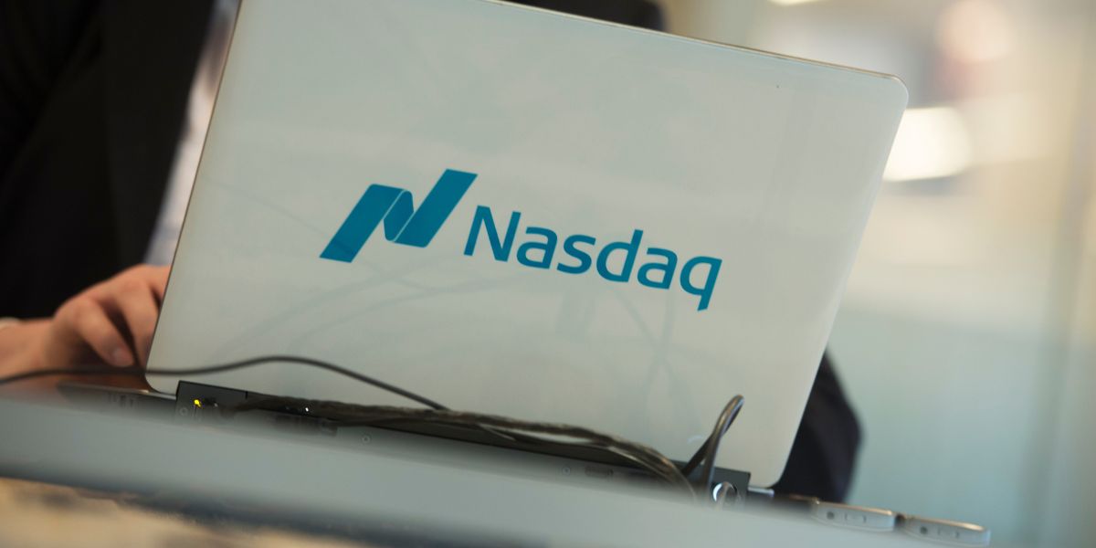 Köpknappen trycks i botten för folkkär aktie