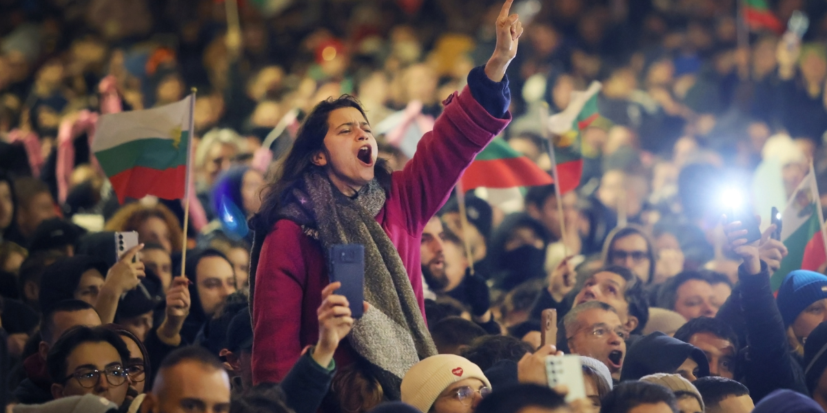 Politiskt kaos kan stoppa Euron – pressen växer på Sverige