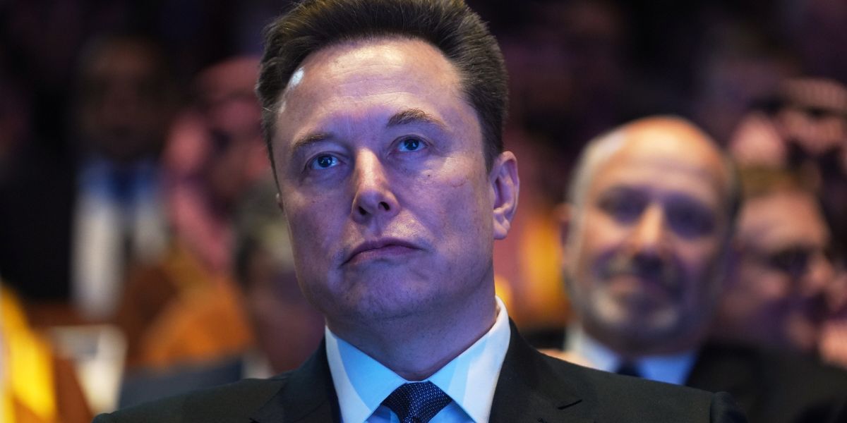 Galet rika Elon Musk har “väldigt svårt” att ge bort pengar
