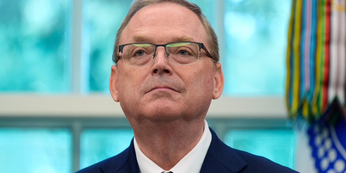 USA-obligationer säljs av – marknaden på helspänn