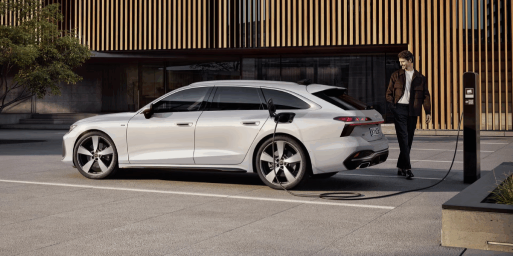 Audi A6 Avant e-hybrid quattro får lite ljumma betyg vilket förvånar. (Foto: Audi)