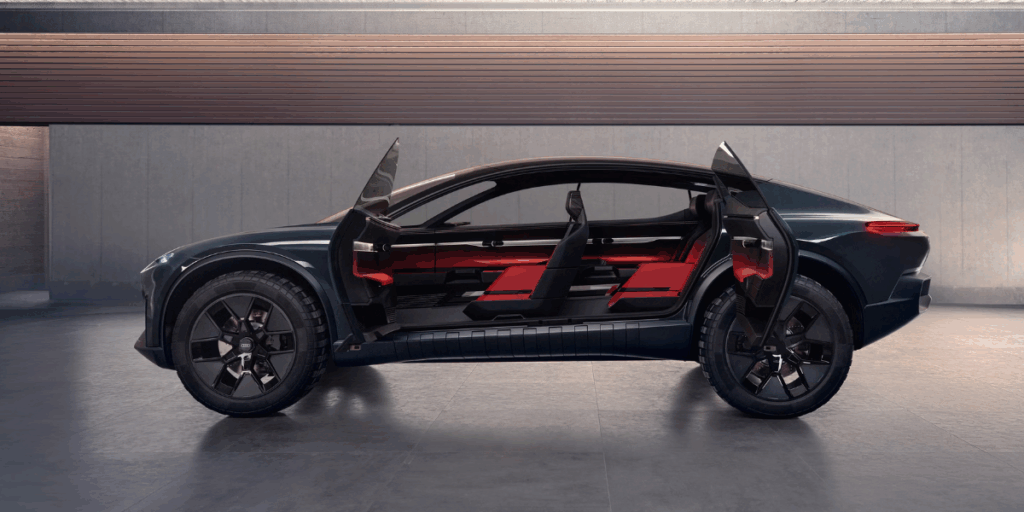 De gigantiska hjulen mot den mer tunna karossen är en härlig krock. (Foto: Audi)