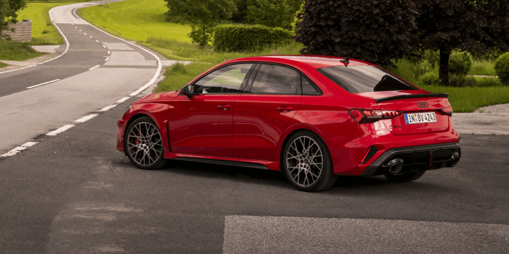 0-100 i samma läger som rena sportbilar. (Foto: Audi)