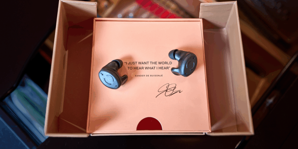 Signerade förpackningar och en känsla av lyx och kvalitet, tror vi. (Foto: Breggz)