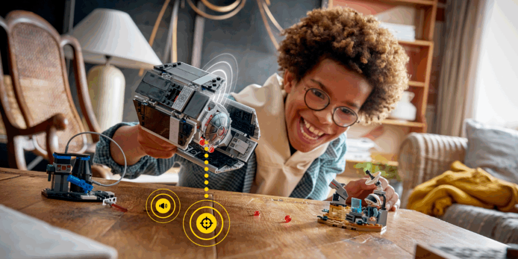 Smartheten sitter i klossarna och i speciella tags. De kan få saker att låta bland annat. (Foto: LEGO)