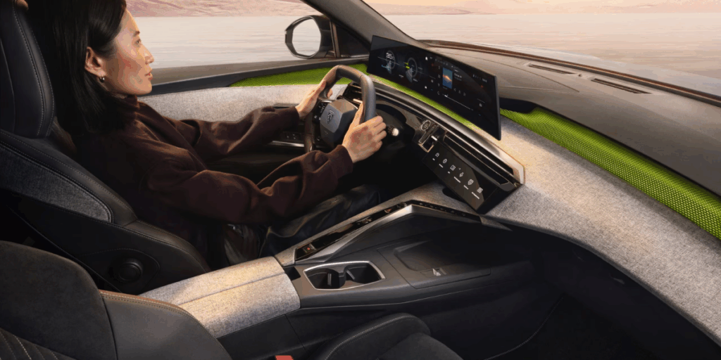 Körningen delar experterna där några lovordar den och andra tycker den är usel, typ. (Foto: Peugeot)