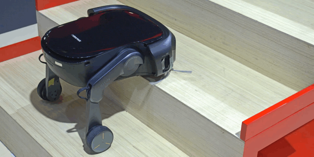 Vi som bor i hus eller lägenheter med fler plan behöver detta, verkligen. (Foto: Roborock)