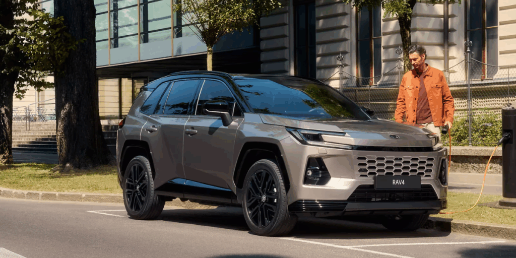 Toyota RAV4 Laddhybrid AWD-i (Foto: Toyota)