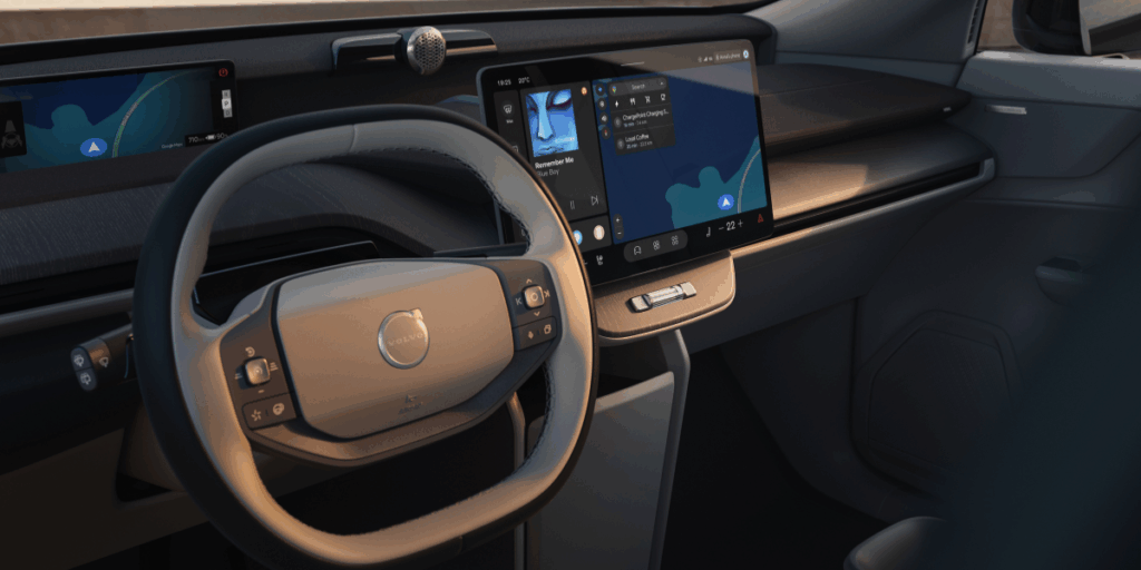 De första kundbilarna väntas rulla ut på svenska vägar senare i år. (Foto: Volvo)